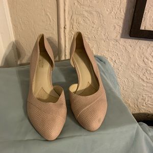 Naturalizer Women’s size 10 shoes, barely worn.